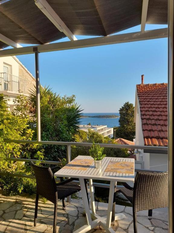 Apartments Mare 2 Hvar Town Buitenkant foto